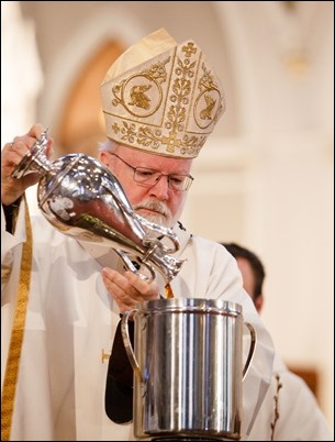 Cardinal Sean P. O’Malley celebrates the annual Chrism Mass at the Cathedral of the Holy Cross April 11, 2017.
Pilot photo/ Gregory L. Tracy 
