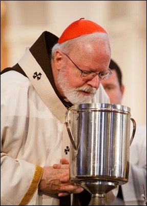 Cardinal Sean P. O’Malley celebrates the annual Chrism Mass at the Cathedral of the Holy Cross April 11, 2017.
Pilot photo/ Gregory L. Tracy 
