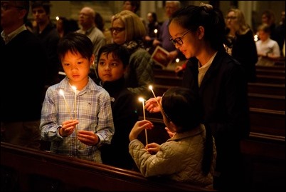 Cardinal O’Malley celebrates the Easter Vigil April 15, 2017 at the Cathedral of the Holy Cross. Pilot photo/ Mark Labbe. 