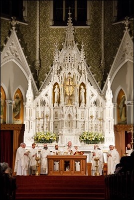 Cardinal O’Malley celebrates the Mass of the Last Supper, Holy Thursday April 13, 2017 at the Cathedral of the Holy Cross. Pilot photo/ Mark Labbe 