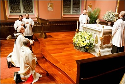 Cardinal O’Malley celebrates the Mass of the Last Supper, Holy Thursday April 13, 2017 at the Cathedral of the Holy Cross. Pilot photo/ Mark Labbe 