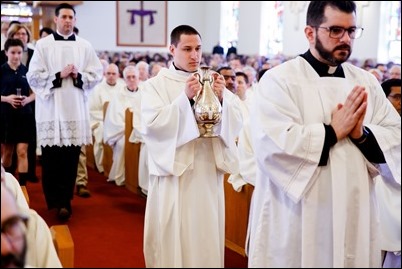 Cardinal Seán P. O'Malley celebrates the annual Chrism Mass at Immaculate Conception Church in Malden, March 27, 2018. Pilot photo/ Gregory L. Tracy 