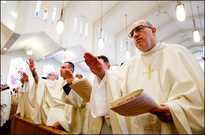 Cardinal Seán P. O'Malley celebrates the annual Chrism Mass at Immaculate Conception Church in Malden, March 27, 2018. Pilot photo/ Gregory L. Tracy 