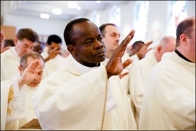 Cardinal Seán P. O'Malley celebrates the annual Chrism Mass at Immaculate Conception Church in Malden, March 27, 2018. Pilot photo/ Gregory L. Tracy 