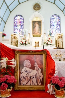 Cardinal O’Malley celebrates a Mass at the Shrine of Divine Mercy in Salem to officially present a relic of Pope St. John Paul II, April 7, 2018. Following the Mass, there was a luncheon, time of prayer and a Way of the Cross procession through the streets of Salem. Pilot photo/ Mark Labbe 