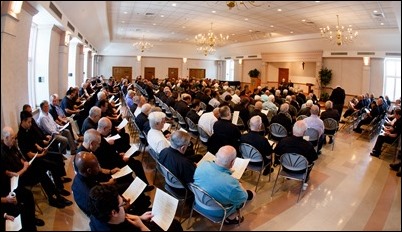 Cardinal Sean P. O’Malley addresses the priests of the Archdiocese of Boston at the parish center of St. Julia Church in Weston August 28, 2018. Pilot photo/ Gregory L. Tracy 