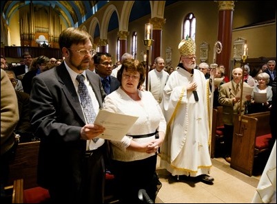 Silver and Golden Wedding Anniversary Mass celebrate by Cardinal O’Malley at St. Mary’s Church in Waltham, Oct 25, 2018. Pilot photo/ Gregory L. Tracy 