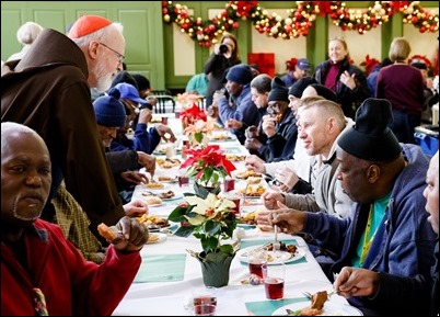 Cardinal Sean O’Malley serves Christmas Eve lunch at Pine Street Inn in Boston, Dec. 24, 2018.
Pilot photo/ Gregory L. Tracy 