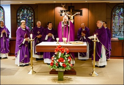 Archdiocese of Boston Pastoral Center Advent Gathering Mass, Dec. 21, 2018.
Pilot photo/ Gregory L. Tracy 
