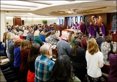 Archdiocese of Boston Pastoral Center Advent Gathering Mass, Dec. 21, 2018.
Pilot photo/ Gregory L. Tracy 
