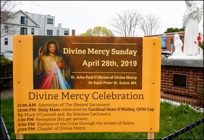 Mass at the St. John Paul II Shrine of Divine Mercy in Salem, April 29, 2019 to celebrate Divine Mercy Sunday. Mass was celebrated by Cardinal Seán P. O’Malley along with Bishop Mark O’Connell, and Bishop Wieslaw Lechowicz, an auxiliary bishop of the archdiocese of Tarnów, Poland.
Pilot photo/ Jacqueline Tetrault 