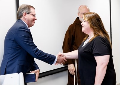 Superintendent of Catholic Schools Thomas Carroll and Cardinal O’Malley present the 2019 Excellence in Education award, June 6, 2019.
Pilot photo/ Gregory L. Tracy 