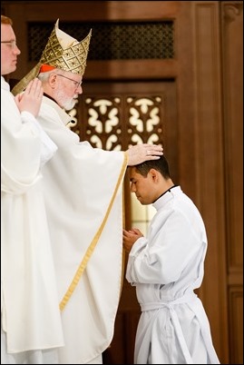 Erick Gonzalez, Joseph Hubbard, Matthew Norwood, Fernando J. Vivas, and Daniel Zinger for the Archdiocese of Boston; Brother Paul Kallal for the Oblates of the Virgin Mary; and Brother Antonio B. Lopez for the Congregation of the Sacred Stigmata are ordained transitional deacons June 8, 2019 at the Cathedral of the Holy Cross.<br />
Pilot photo/ Gregory L. Tracy 