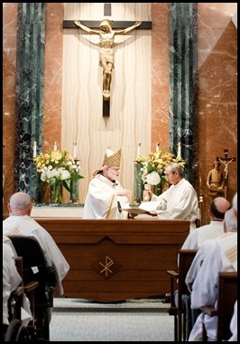 Cardinal Sean P. O'Malley celebrates the Mass for the Dedication of the Altar of the Chapel at Regina Cleri, Aug. 21, 2019.  The Mass marked the completion of a months-long renovation of the chapel.
Pilot photo/ Gregory L. Tracy 