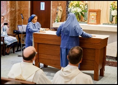 Cardinal Sean P. O'Malley celebrates the Mass for the Dedication of the Altar of the Chapel at Regina Cleri, Aug. 21, 2019.  The Mass marked the completion of a months-long renovation of the chapel.
Pilot photo/ Gregory L. Tracy 