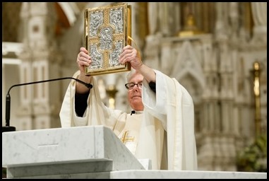 Cardinal Sean P. O’Malley celebrates the Easter Vigil at the Cathedral of the Holy Cross, April 12, 2020.
Pilot photo/ Gregory L. Tracy 