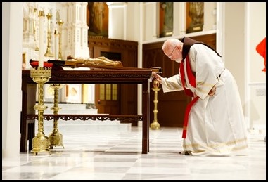 Cardinal Sean O’Malley celebrates Good Friday at the Cathedral of the Holy Cross, April 10, 2020.
Phot by Gregory L. Tracy, The Pilot