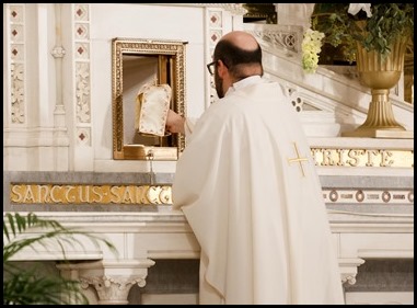 Cardinal Sean P. O’Malley celebrates the Holy Thursday Mass of the Last Supper at the Cathedral of Holy Cross, April 9, 2020.
Photo by Gregory L. Tracy, The Pilot