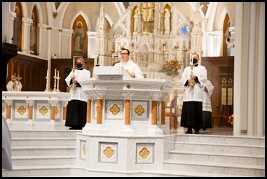 Ordination Mass of permanent deacons celebrated Oct. 3, 2020 at the Cathedral of the Holy Cross.
Pilot photo/ Gregory L. Tracy 