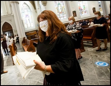 Ordination Mass of permanent deacons celebrated Oct. 3, 2020 at the Cathedral of the Holy Cross.
Pilot photo/ Gregory L. Tracy 