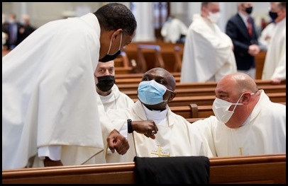 Cardinal O'Malley celebrates the annual Chrism Mass at the Cathedral of the Holy Cross, March 29, 2021. 
Pilot photo/ Gregory L. Tracy 