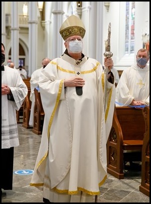 Cardinal O'Malley celebrates the annual Chrism Mass at the Cathedral of the Holy Cross, March 29, 2021. 
Pilot photo/ Gregory L. Tracy 