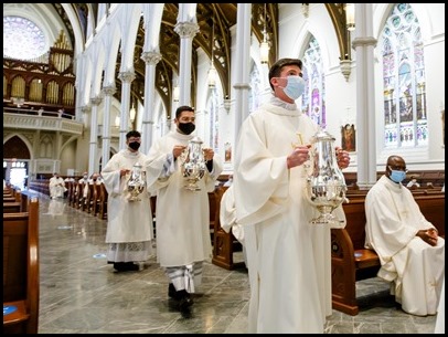 Cardinal O'Malley celebrates the annual Chrism Mass at the Cathedral of the Holy Cross, March 29, 2021. 
Pilot photo/ Gregory L. Tracy 