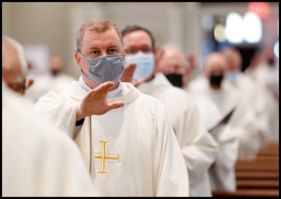 Cardinal O'Malley celebrates the annual Chrism Mass at the Cathedral of the Holy Cross, March 29, 2021. 
Pilot photo/ Gregory L. Tracy 