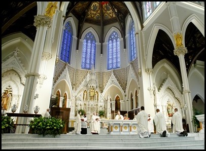 Cardinal O'Malley celebrates the annual Chrism Mass at the Cathedral of the Holy Cross, March 29, 2021. 
Pilot photo/ Gregory L. Tracy 