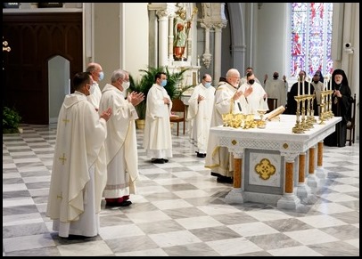 Cardinal O'Malley celebrates the annual Chrism Mass at the Cathedral of the Holy Cross, March 29, 2021. 
Pilot photo/ Gregory L. Tracy 