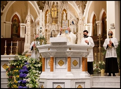 Cardinal O’Malley celebrates the Easter Vigil at the Cathedral of the Holy Cross April 3, 2021.
Pilot photo/ Jacqueline Tetrault 