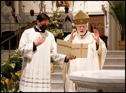 Cardinal O’Malley celebrates the Easter Vigil at the Cathedral of the Holy Cross April 3, 2021.
Pilot photo/ Jacqueline Tetrault 