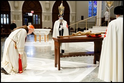 Cardinal Seán P. O’Malley presides at the Celebration of the Lord's Passion on Good Friday, April 2, 2021 at the Cathedral of the Holy Cross.
Pilot photo/ Gregory L. Tracy 